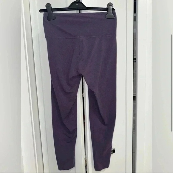 Victoria’s Secret Sport Purple Active Leggings - Picture 4 of 6